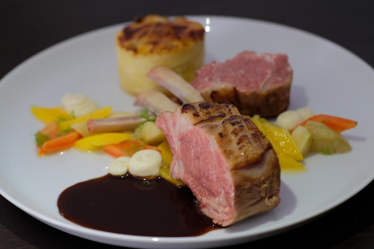 Zum Goldenen Lowen Hotel คาลมุนซ์ ภายนอก รูปภาพ