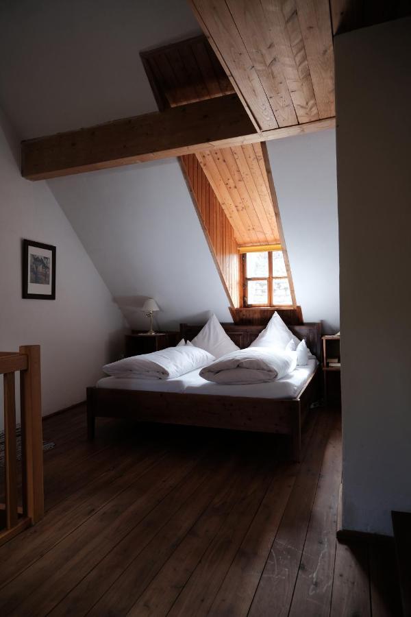 Zum Goldenen Lowen Hotel คาลมุนซ์ ภายนอก รูปภาพ